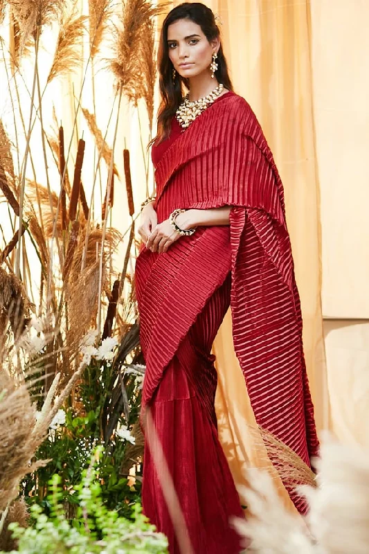 Simple Designer Red Sarees For Wedding Party